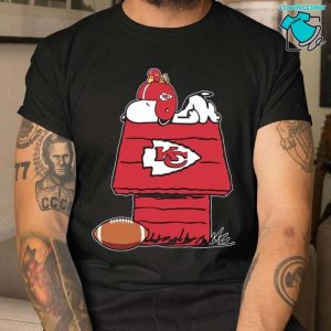 Kansas City Chiefs Snoopy And Woodstock Waiting For Football Season Nfl Super Bowl Lvii Champions Tshirt