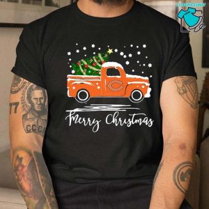 Chicago Bears Car With Christmas Tree Merry Christmas T-Shirt